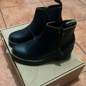 DR. MARTENS SPENCE LEATHER FLARED HEEL CHELSEA BOOTS